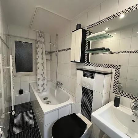 Casa Arturo - Flughafen, Messe Und 3 Km * Düsseldorf